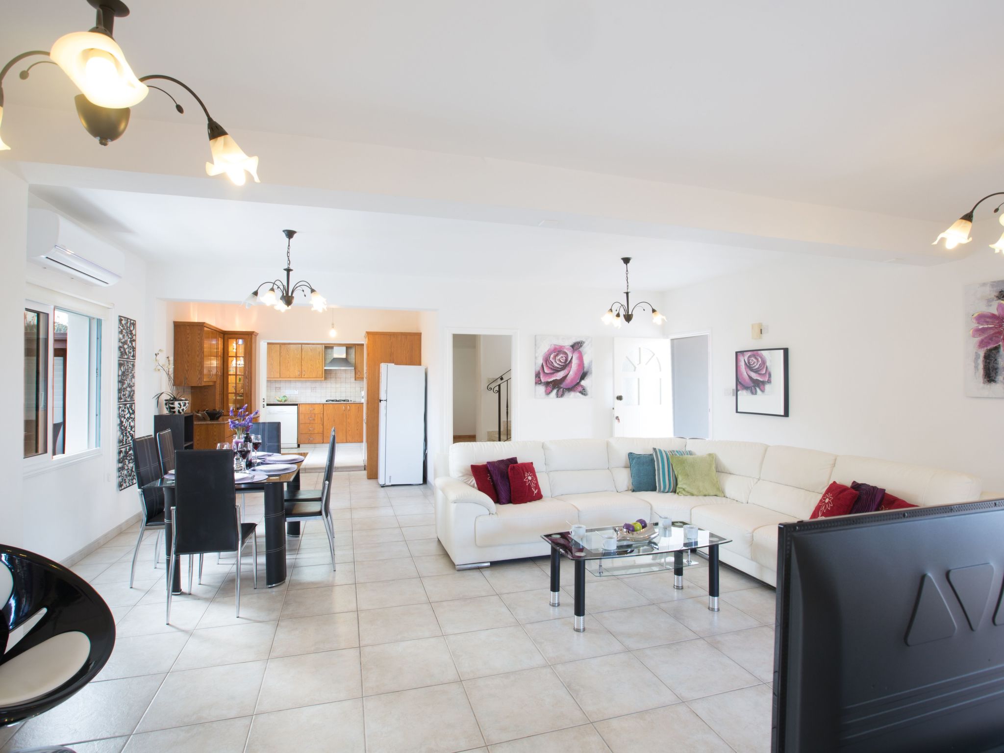 Geräumige Villa mit 3 Schlafzimmern und Pool in Protaras-Image-tags.info