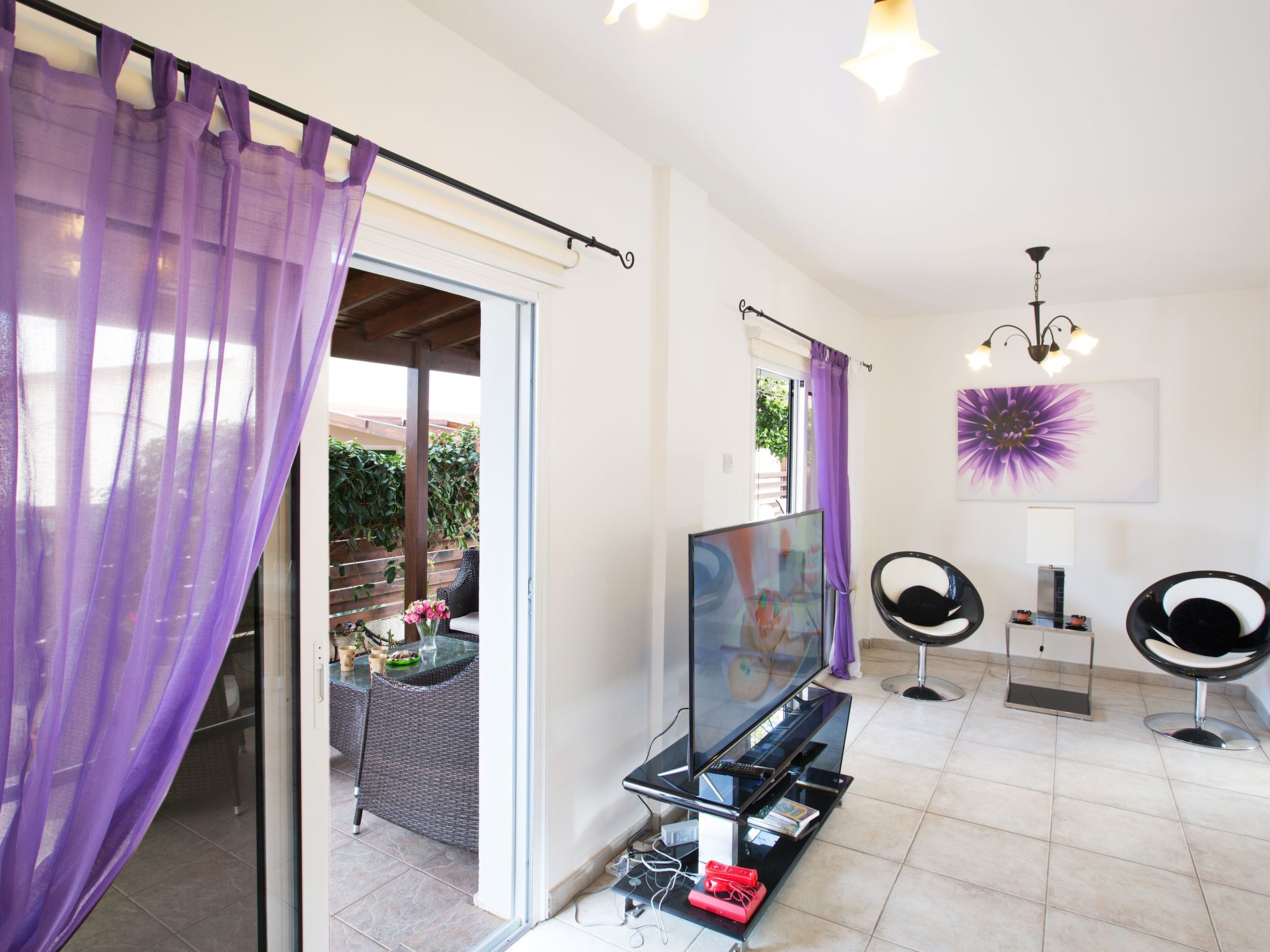 Geräumige Villa mit 3 Schlafzimmern und Pool in Protaras-Image-tags.info