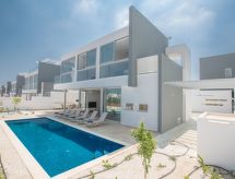 Vakantiehuis met privézwembad in centrum Paralimni - thumbnail 2