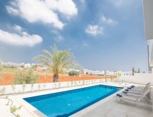 Vakantiehuis met privézwembad in centrum Paralimni - thumbnail 3