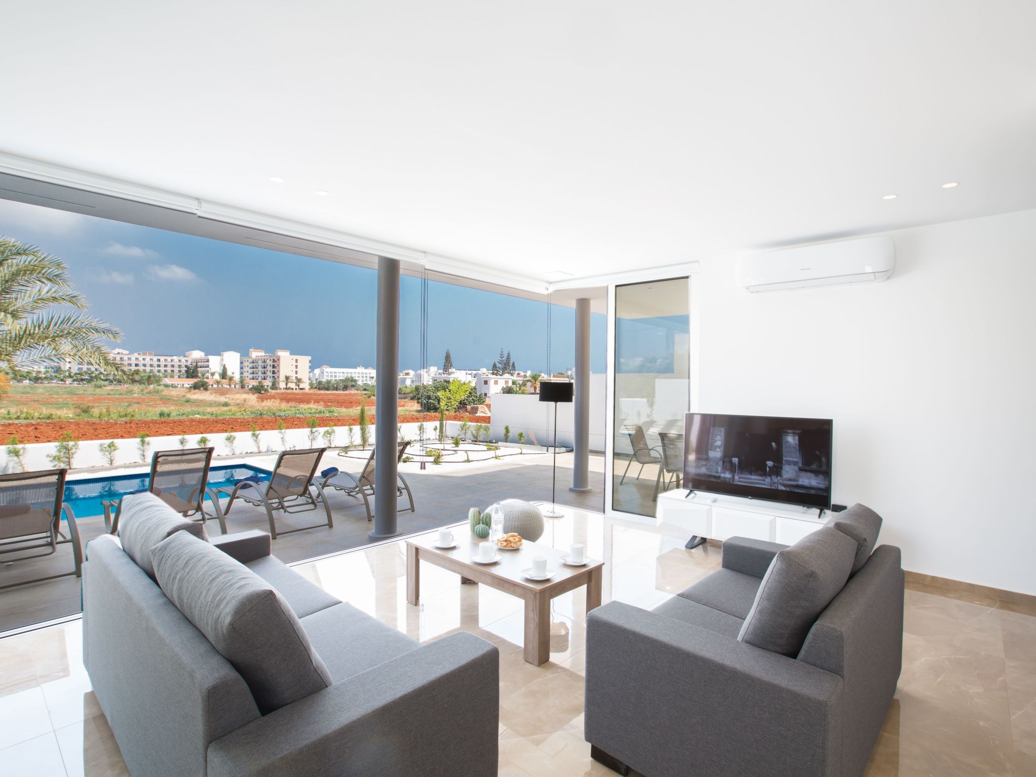 Neue 3-Schlafzimmer-Villa mit Pool in Protaras-Image-tags.info