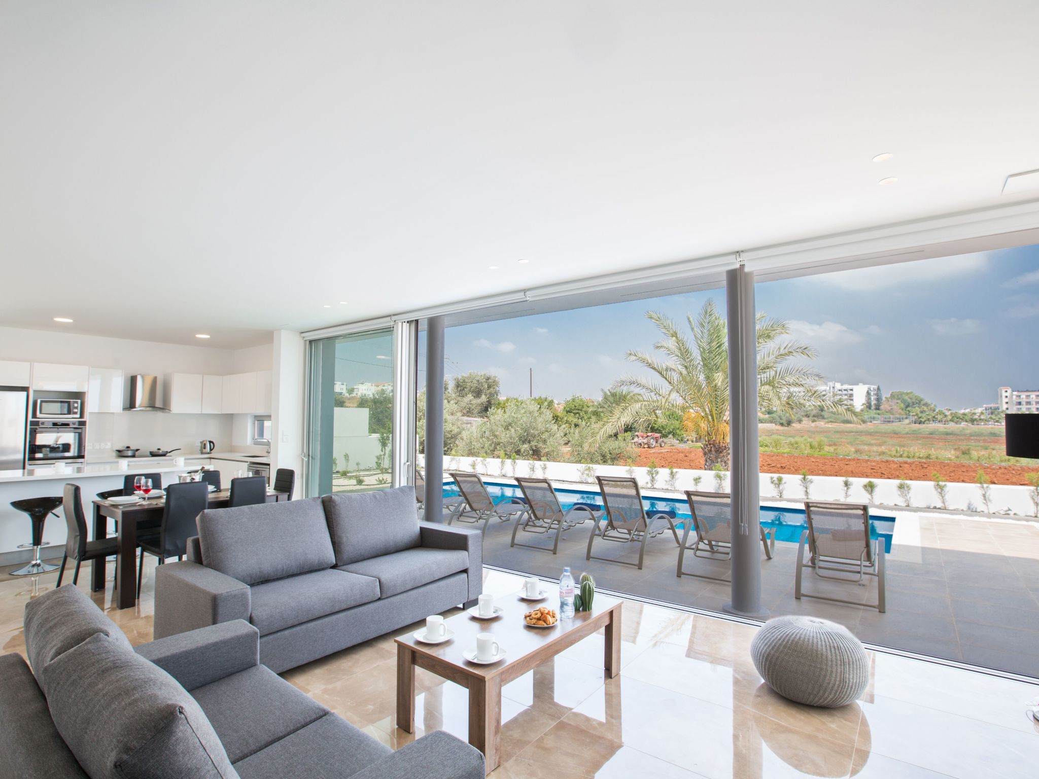 Neue 3-Schlafzimmer-Villa mit Pool in Protaras-Image-tags.info