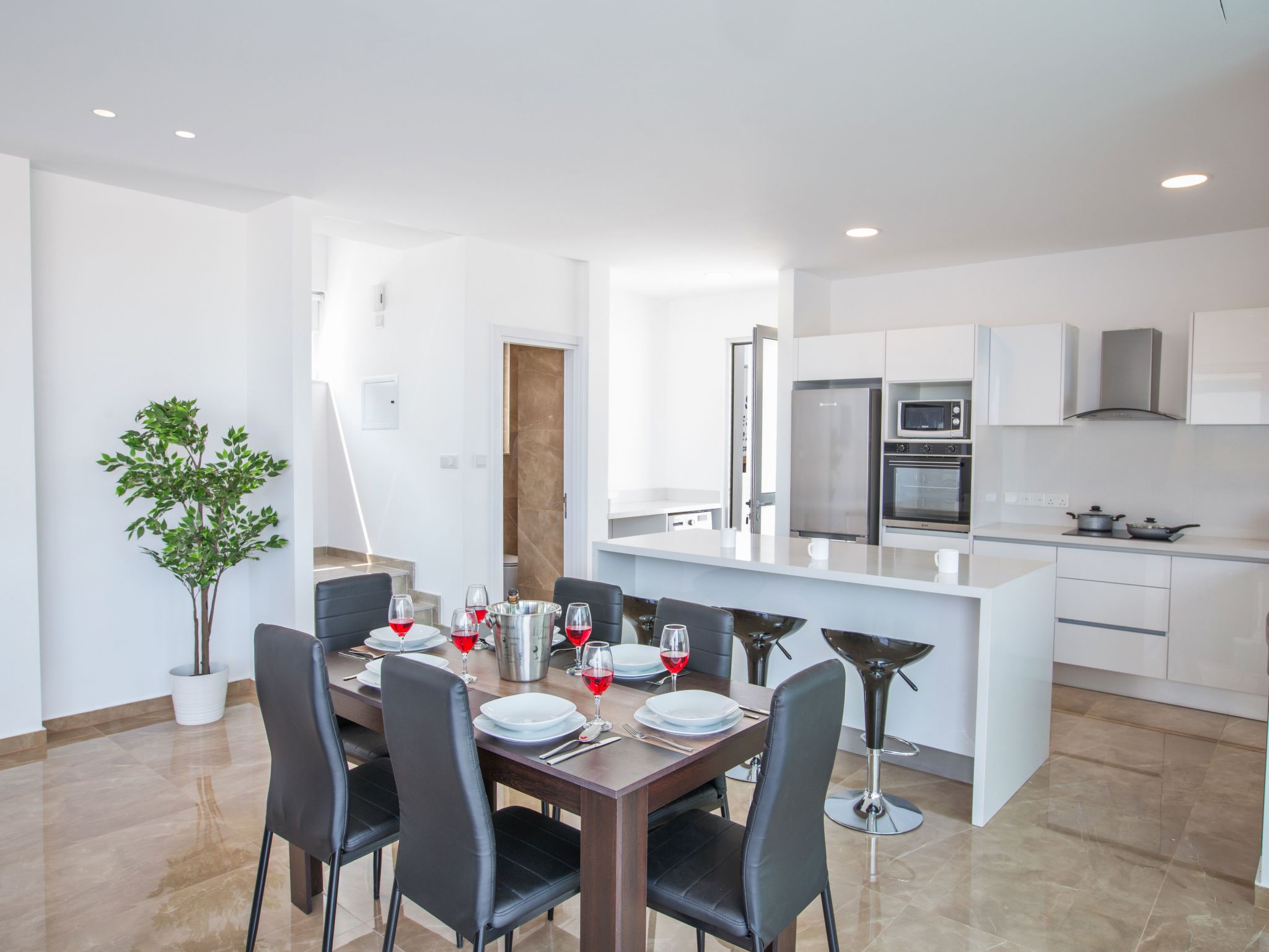 Neue 3-Schlafzimmer-Villa mit Pool in Protaras-Image-tags.info