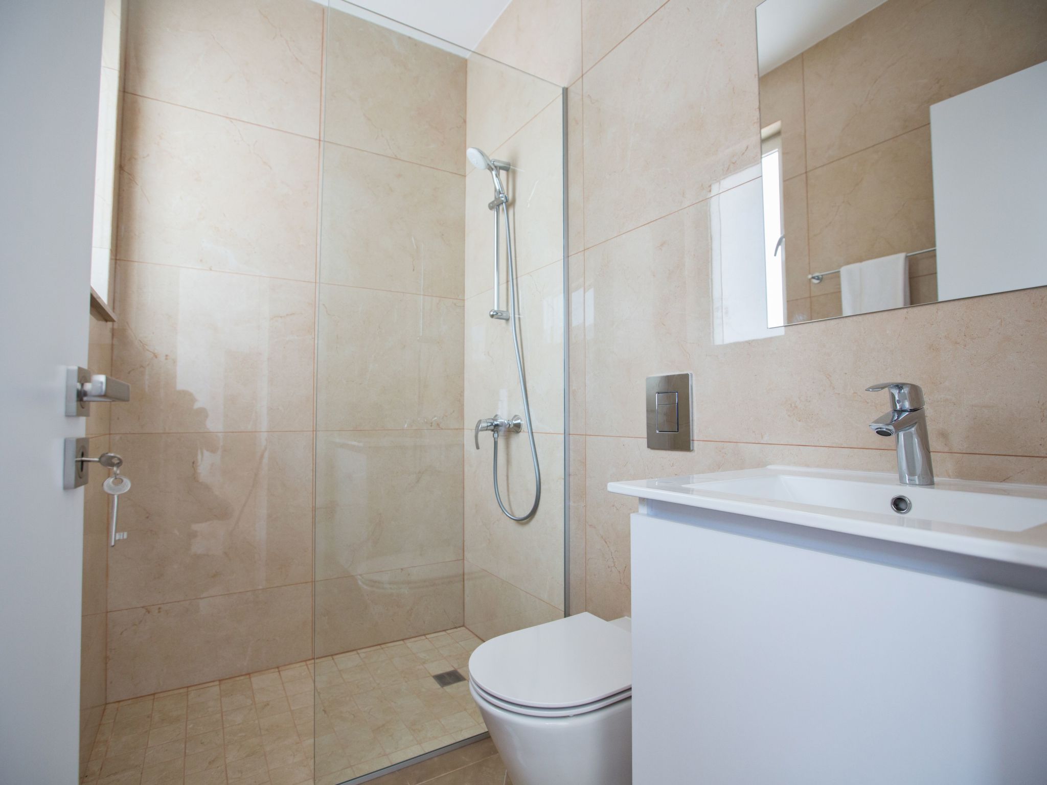 Neue 3-Schlafzimmer-Villa mit Pool in Protaras-Image-tags.info