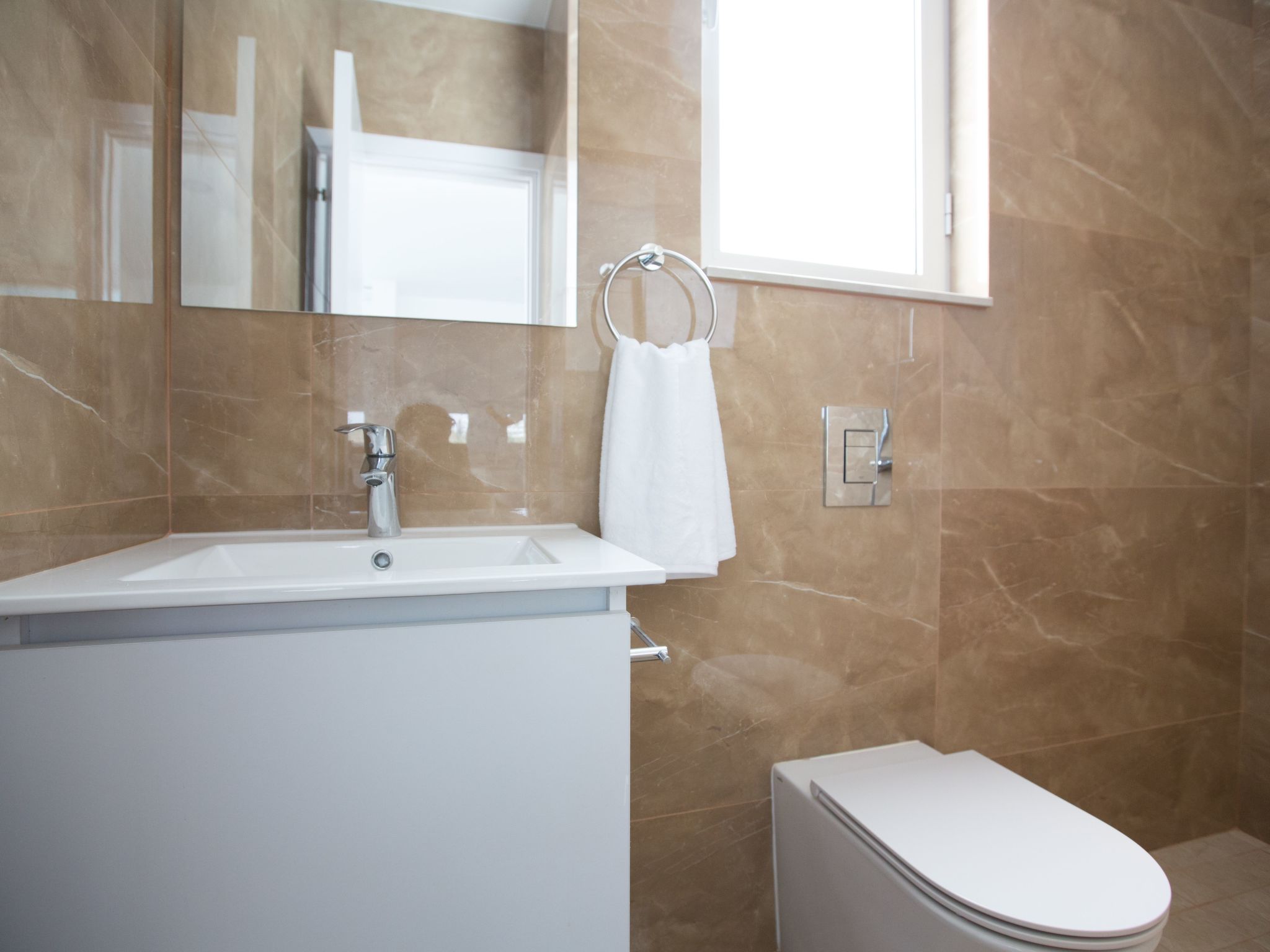 Neue 3-Schlafzimmer-Villa mit Pool in Protaras-Image-tags.info