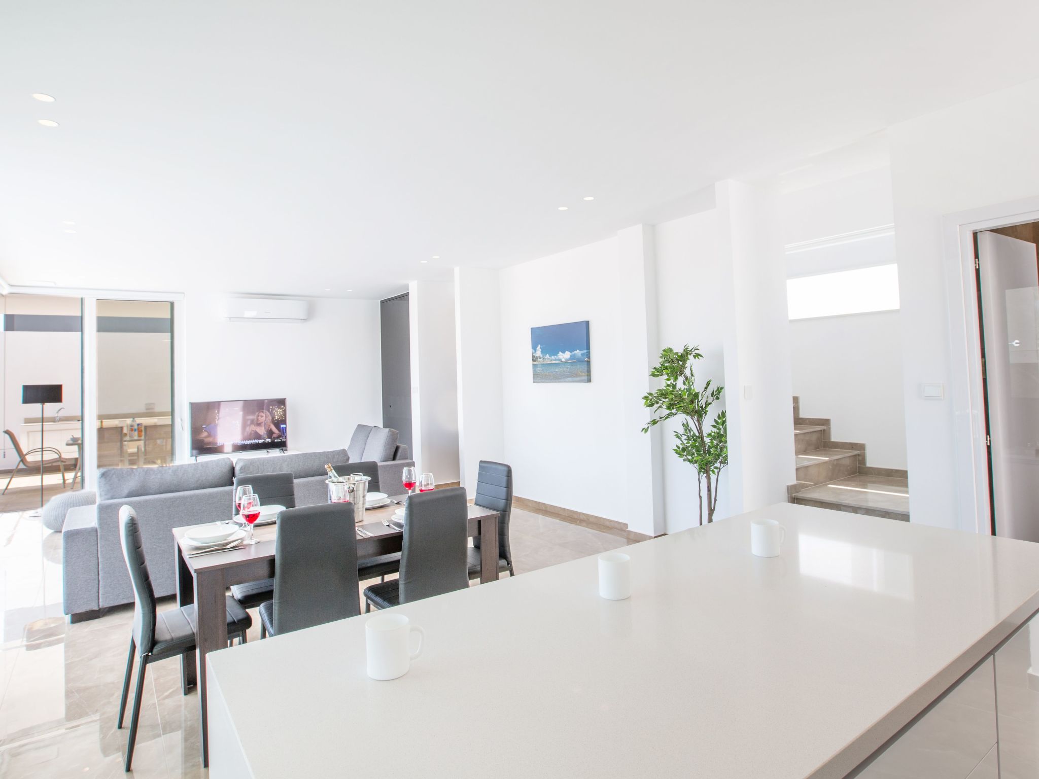 Neue 3-Schlafzimmer-Villa mit Pool in Protaras-Image-tags.info