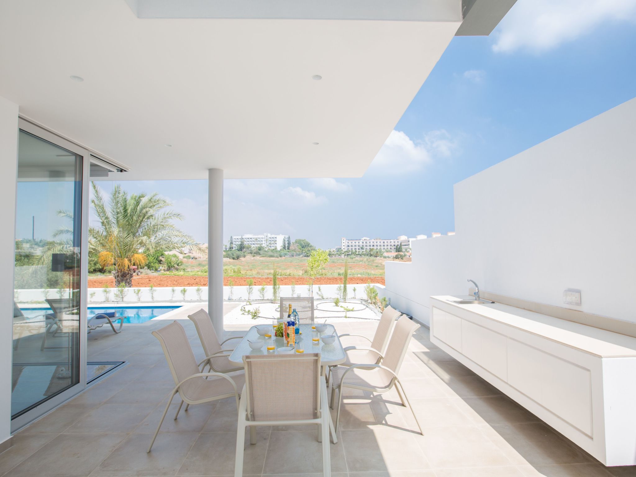 Neue 3-Schlafzimmer-Villa mit Pool in Protaras-Image-tags.info