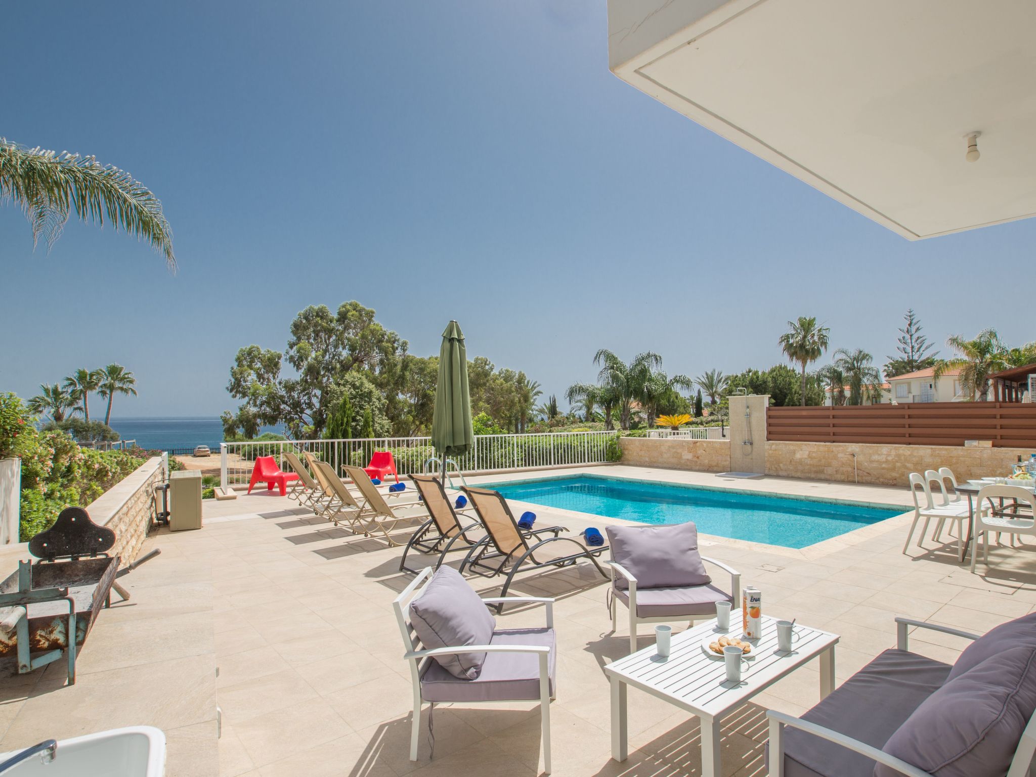 Schöne Villa direkt am Meer