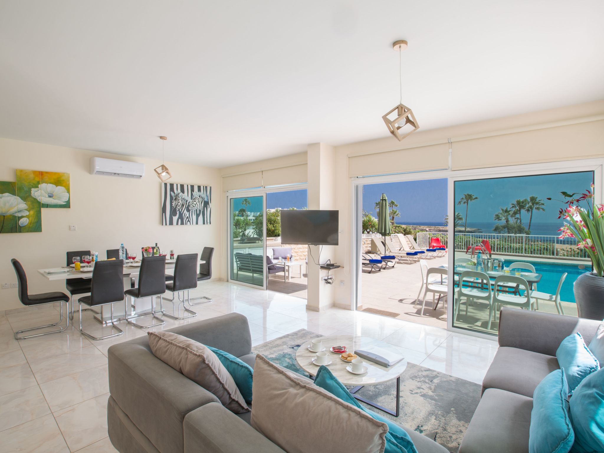 Schöne Villa direkt am Meer-Image-tags.info