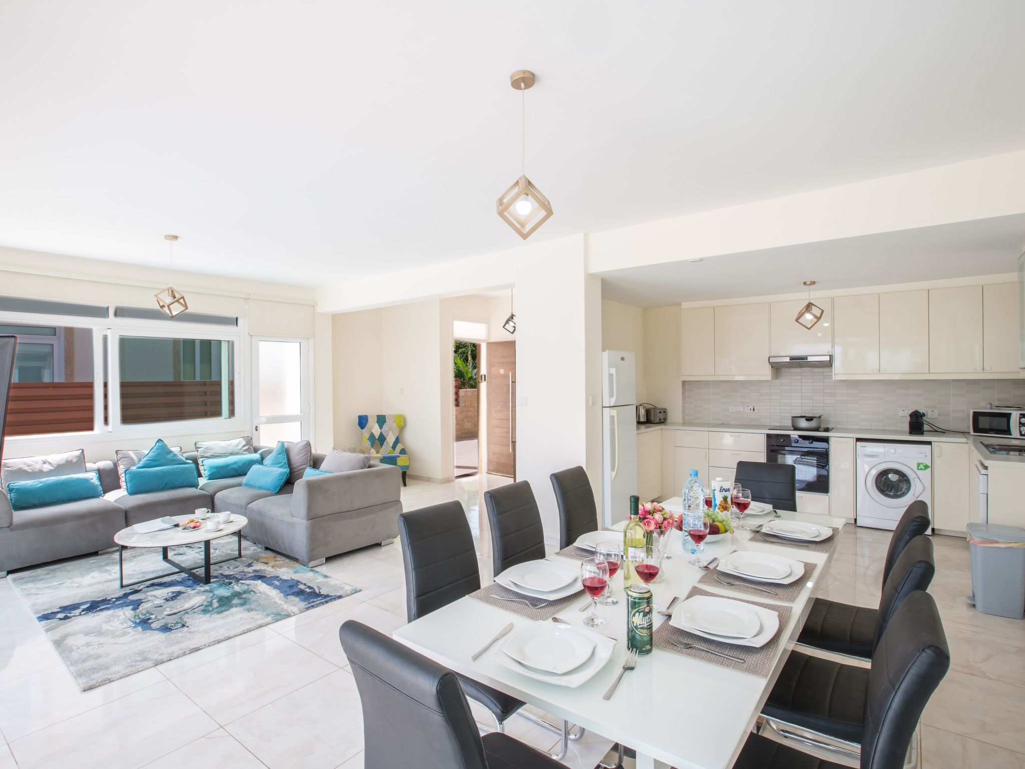 Schöne Villa direkt am Meer-Image-tags.info