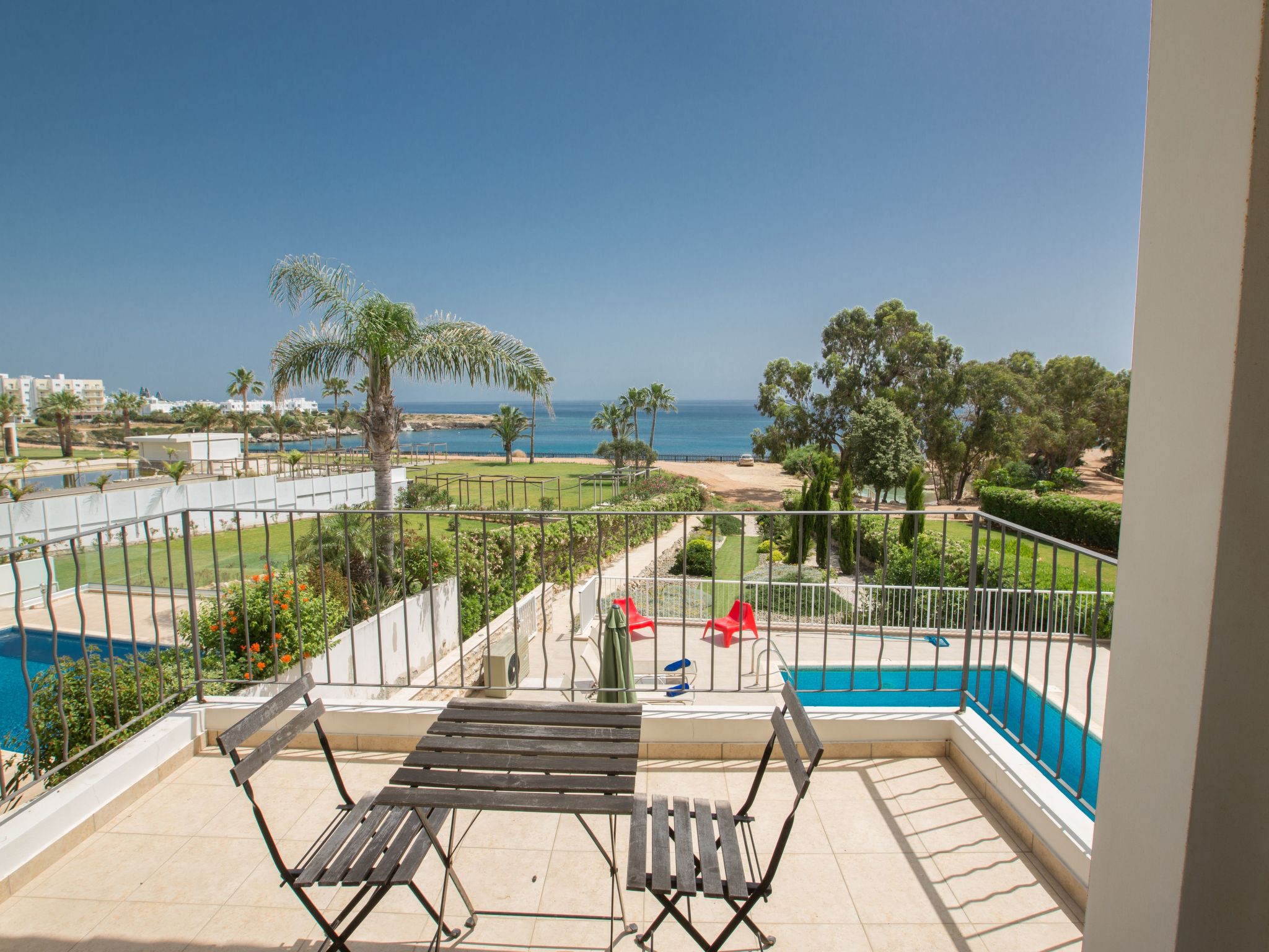 Schöne Villa direkt am Meer-Image-tags.info