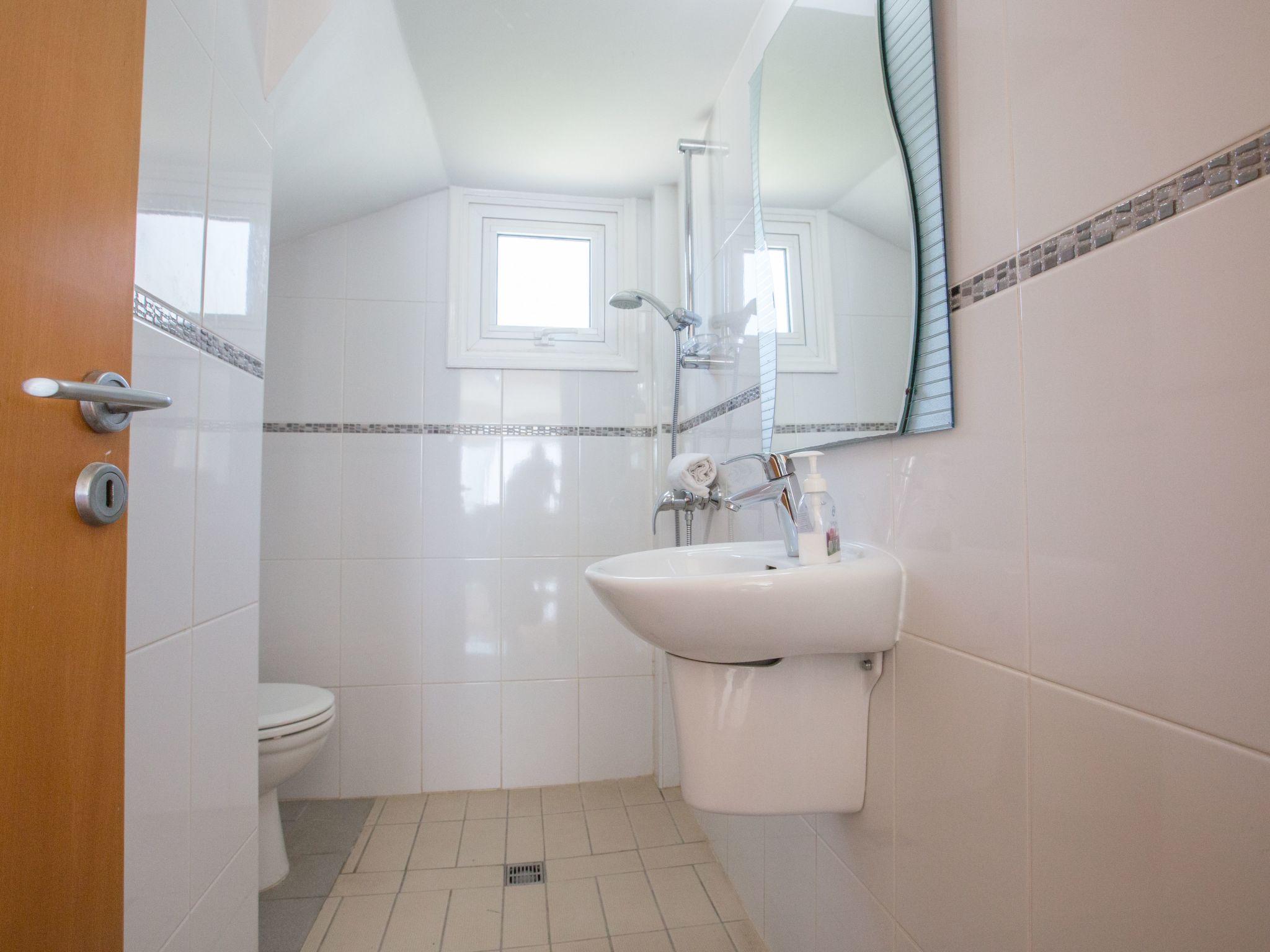 Schöne Villa direkt am Meer-Image-tags.info