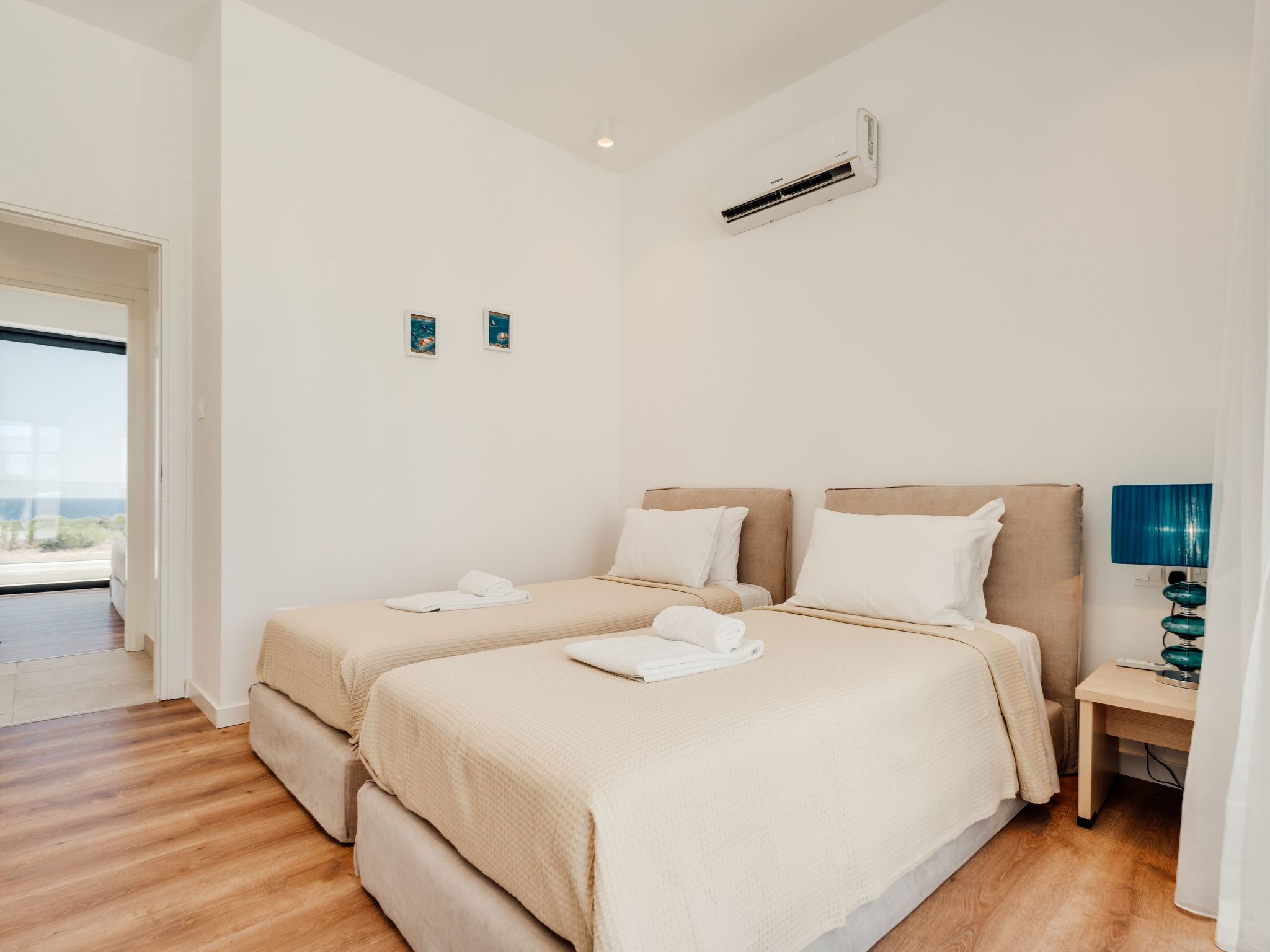 Photo of "Hercules 41" mit privatem Parkplatz