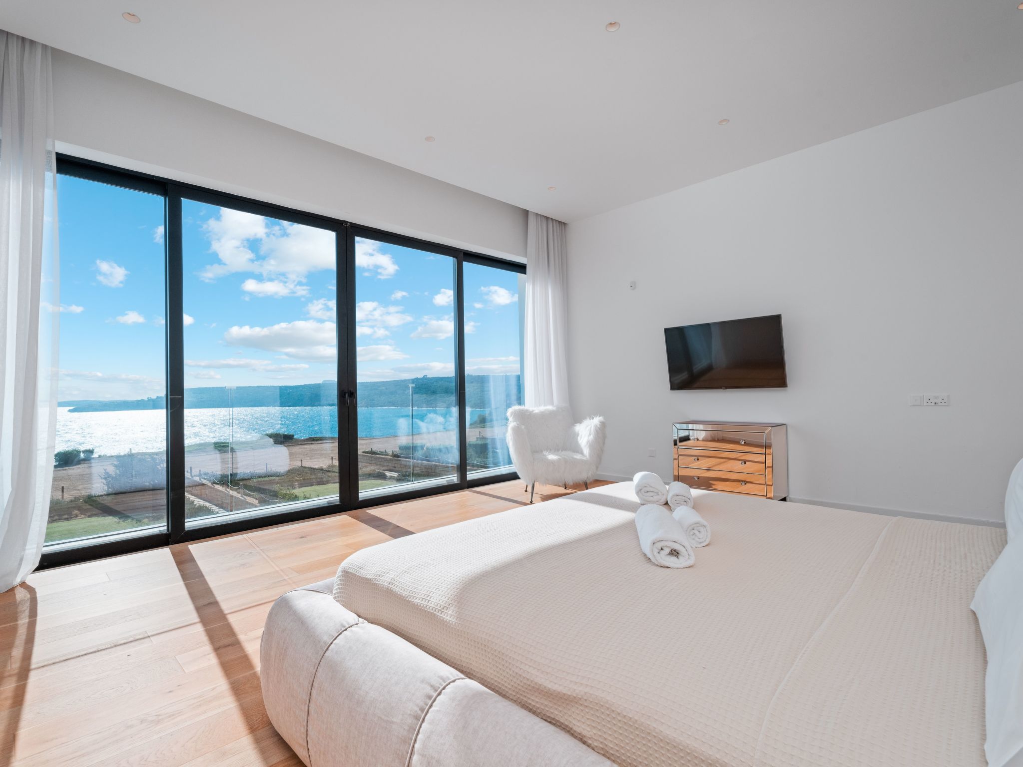 Photo of Periyiali Resort - Front Line Villa Chronos - 8