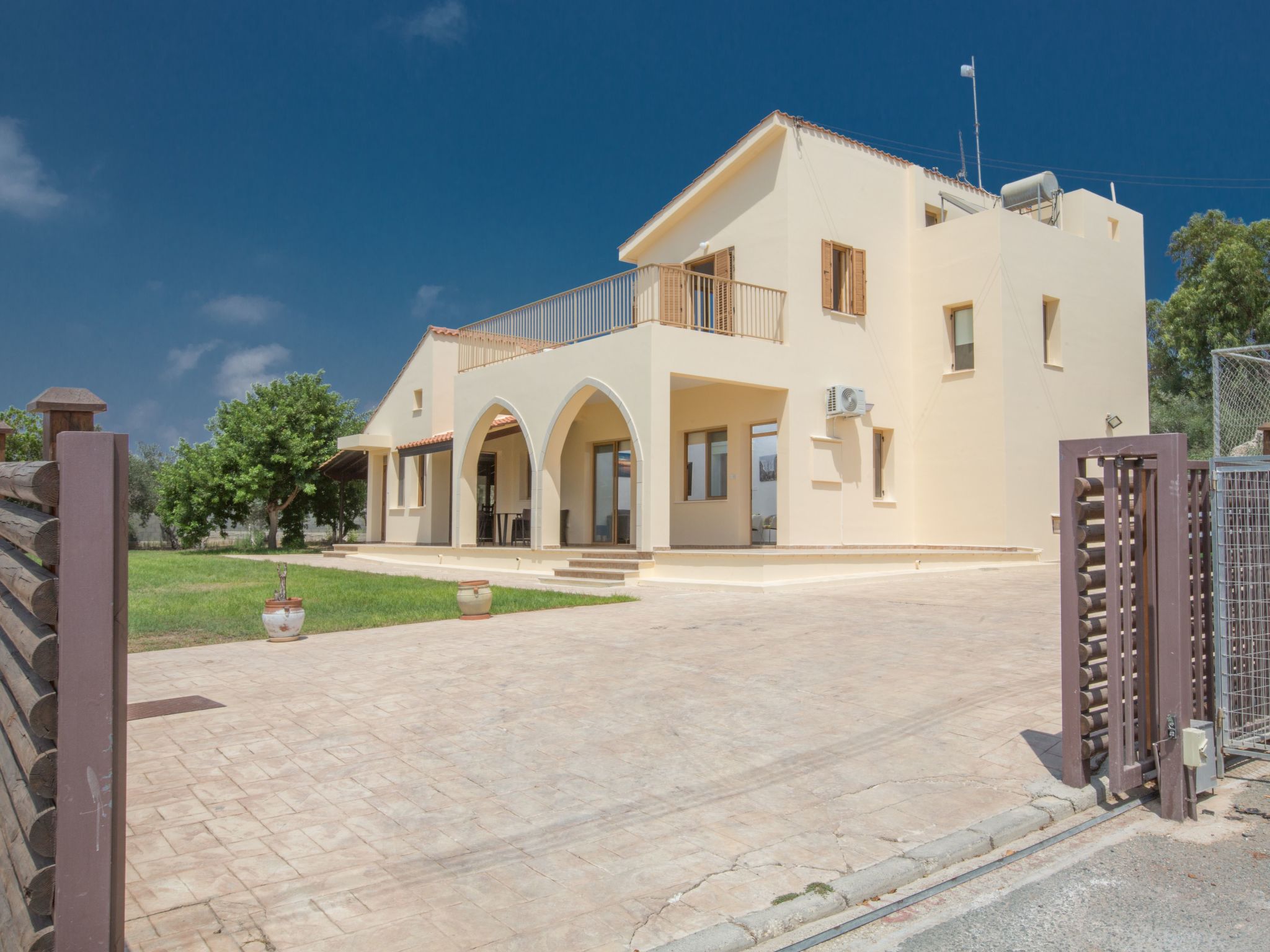Photo of Geräumiges Ferienhaus für 13 Personen in Protaras