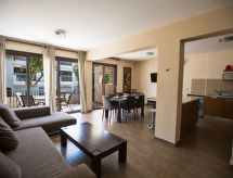 Luxe benedenwoning met zwembad in hartje Ayia Napa, 100m van centrum - thumbnail 3