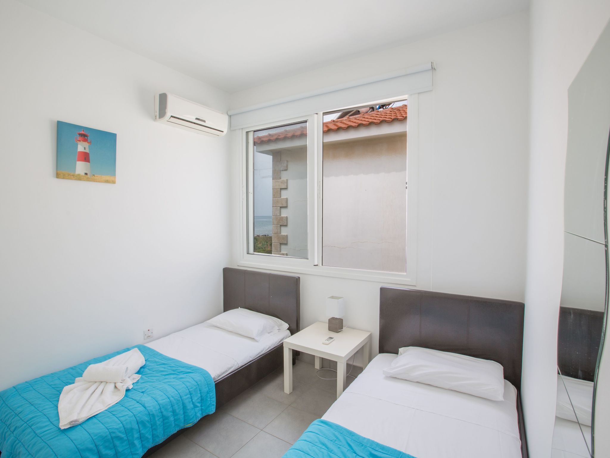 Moderne, geräumige Villa am Strand mit Pool-Image-tags.info