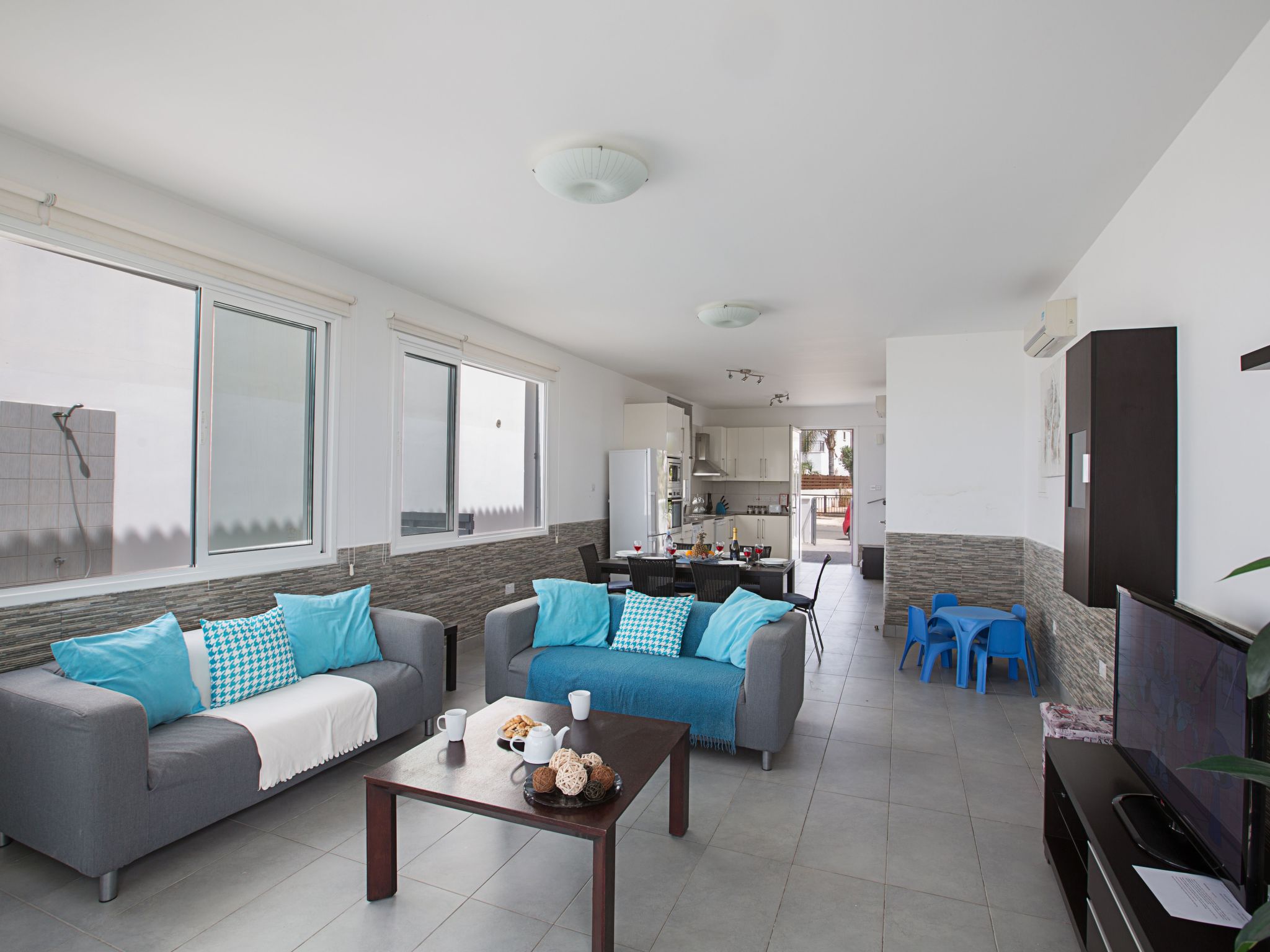 Moderne, geräumige Villa am Strand mit Pool-Image-tags.info