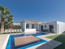 Centraal gelegen vakantiehuis met privézwembad in Ayia Napa - thumbnail 1
