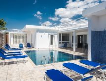 Moderne privévilla met zwembad in Ayia Napa voor 8 personen - thumbnail 2
