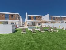 Vrijstaande villa met privézwembad op 400m van centrum Ayia Napa - thumbnail 3