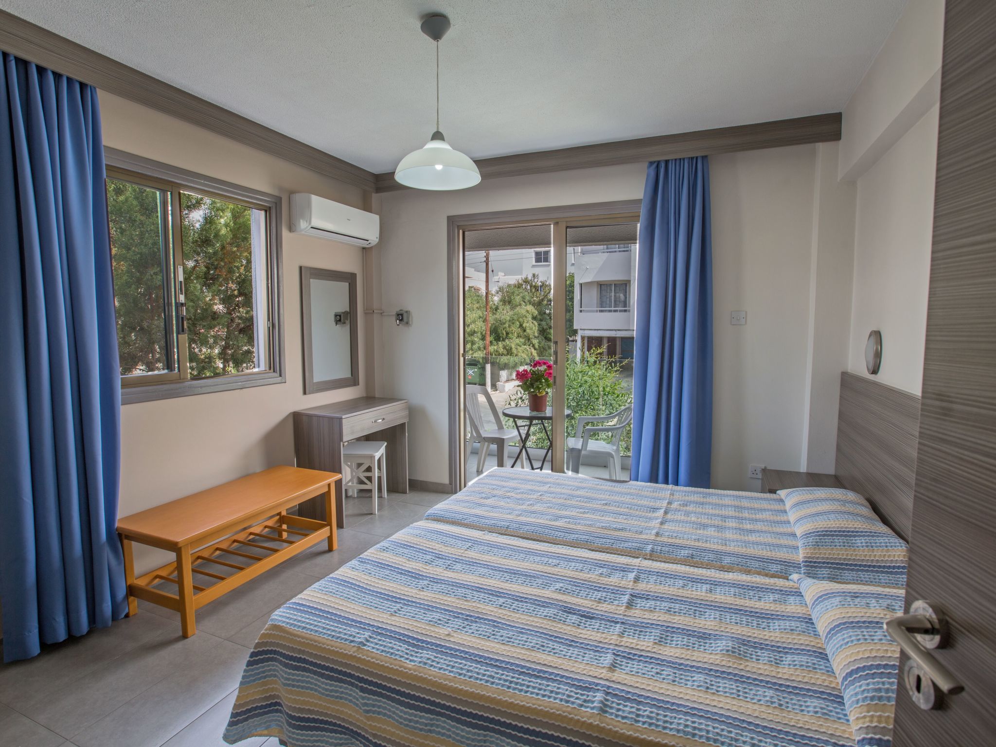 Helle Ferienwohnung mit Balkon-Image-tags.info