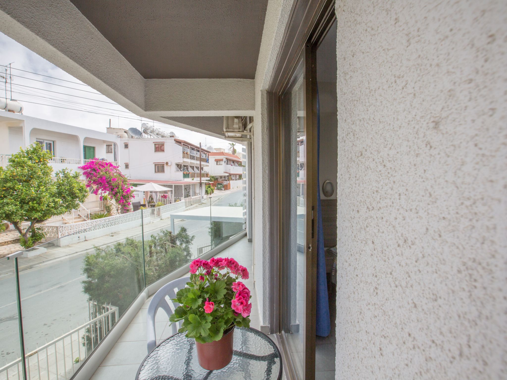 Helle Ferienwohnung mit Balkon-Image-tags.info