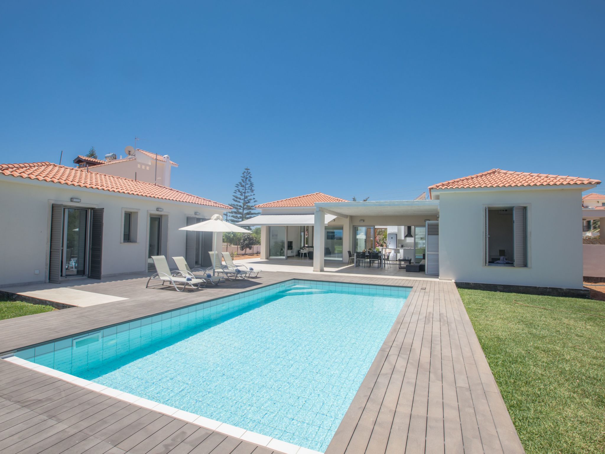 In Ayia Napa mit großem Patio