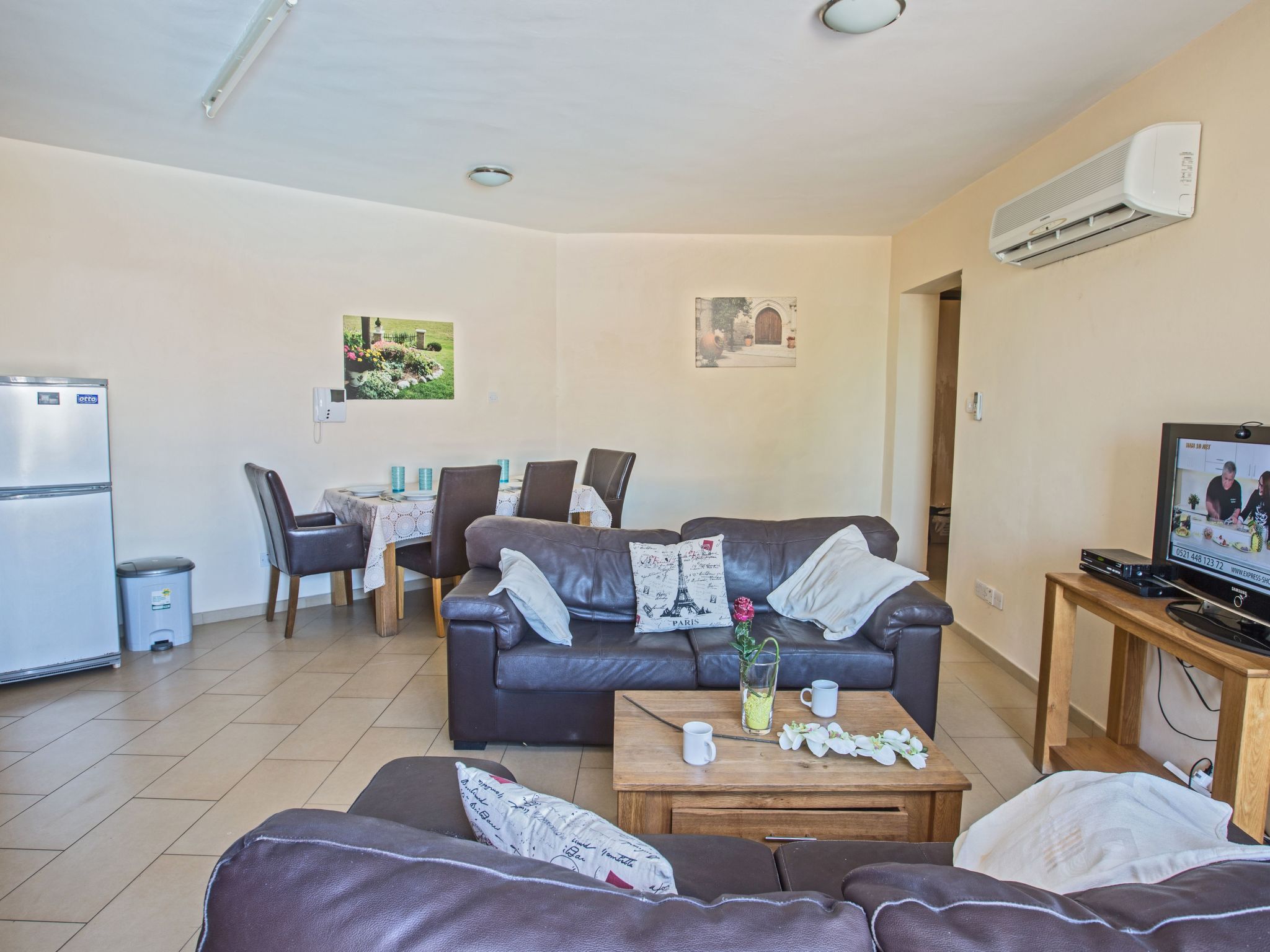 Geräumige Wohnung mit Gemeinschaftspool-Image-tags.info