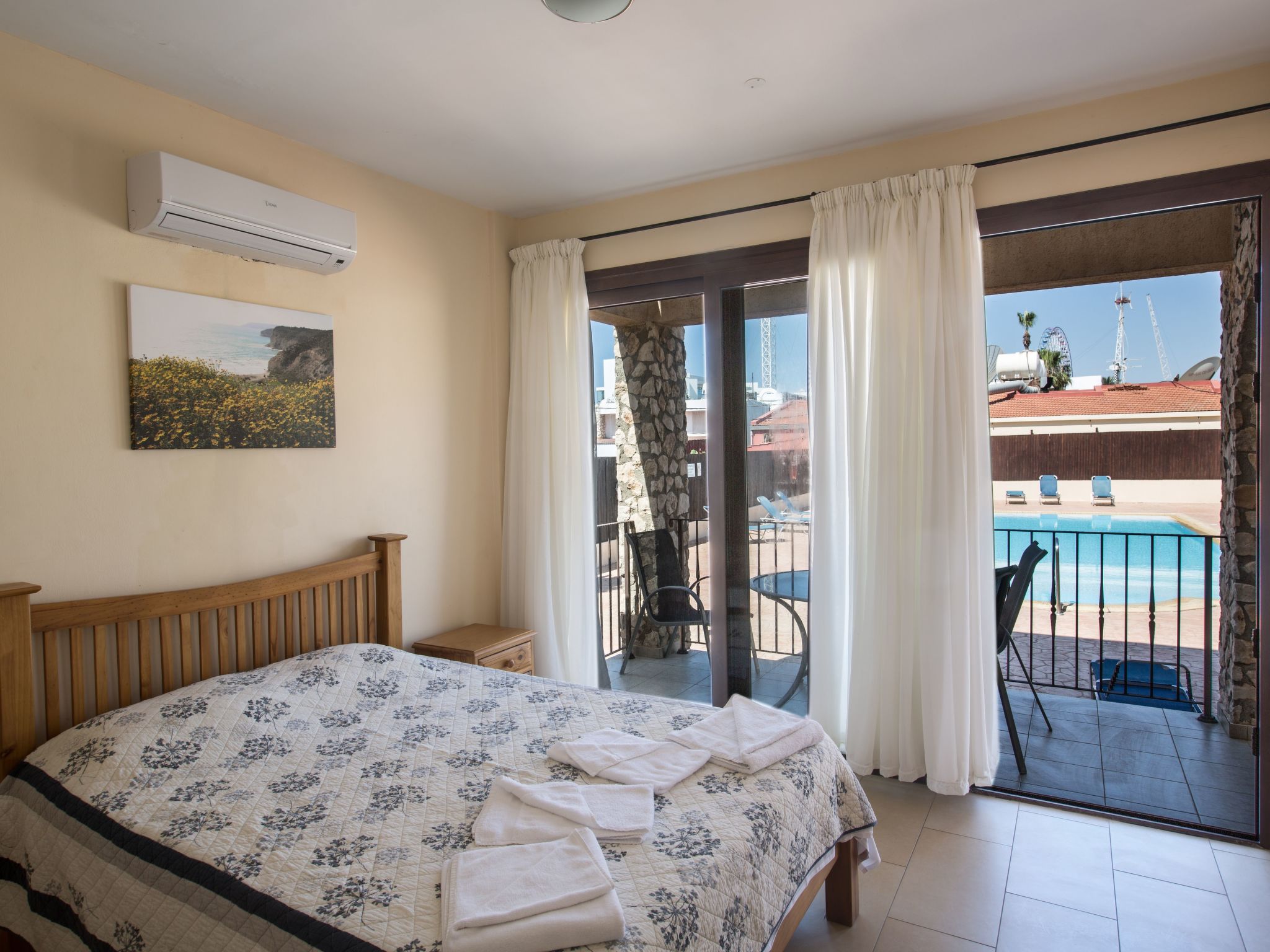 Geräumige Wohnung mit Gemeinschaftspool-Image-tags.info