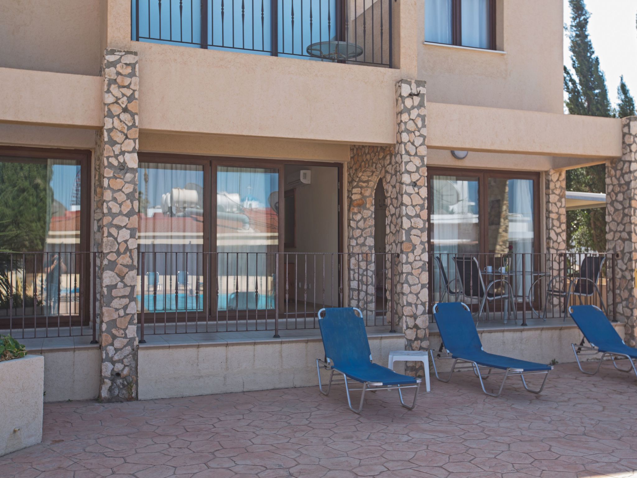 Geräumige Wohnung mit Gemeinschaftspool-Image-tags.info