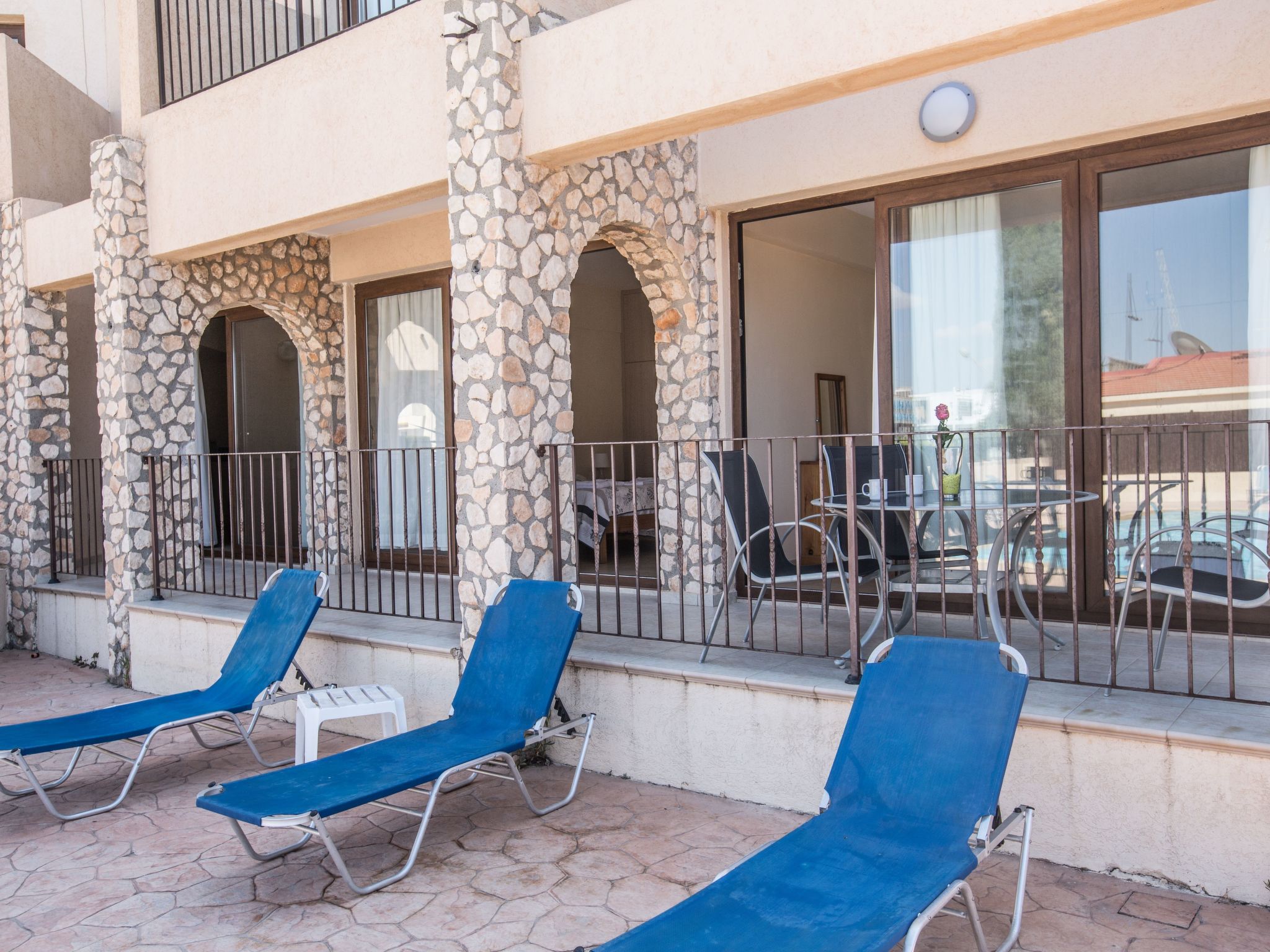 Geräumige Wohnung mit Gemeinschaftspool-Image-tags.info