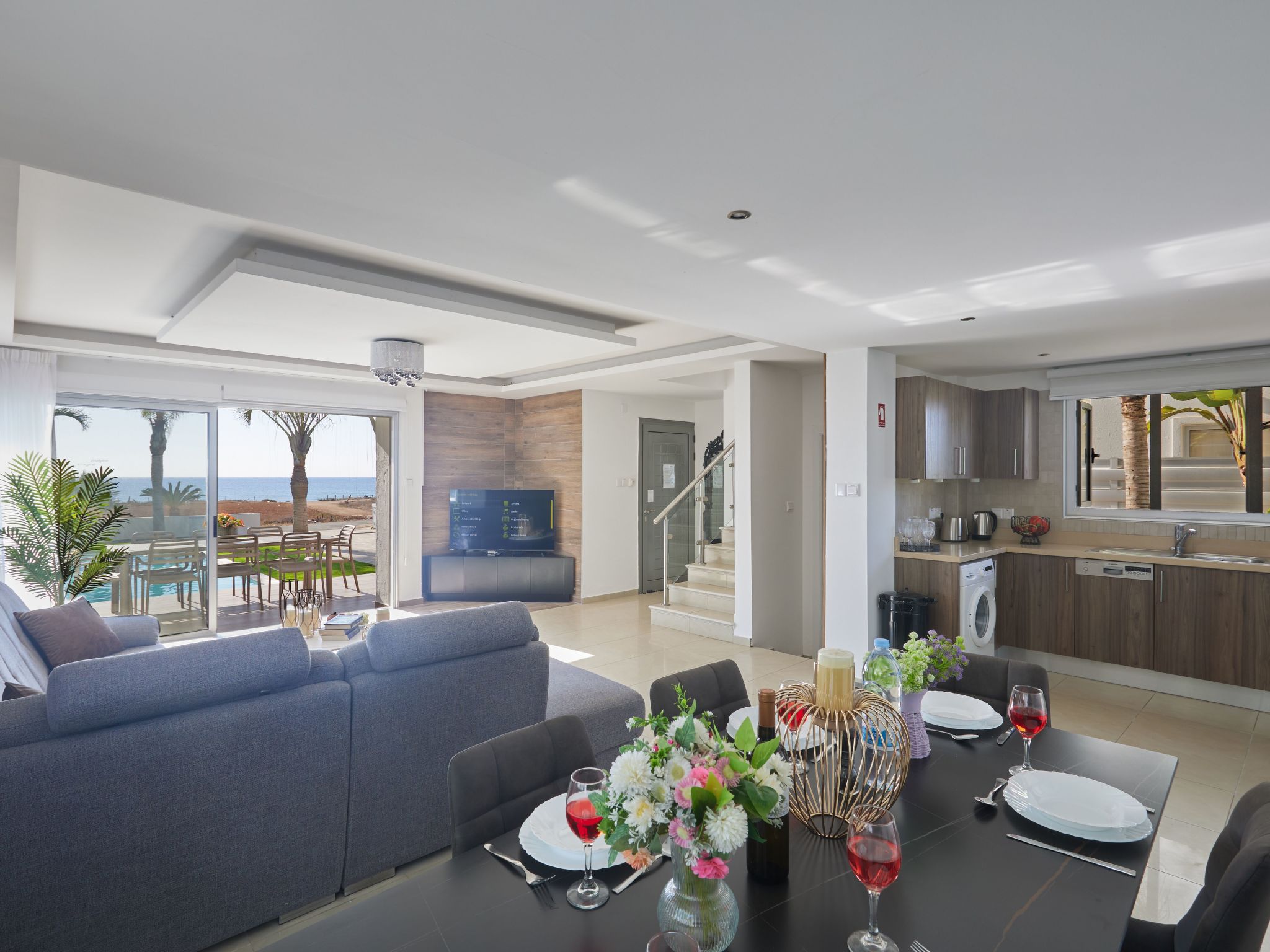 Moderne, geräumige Ferienvilla-Image-tags.info