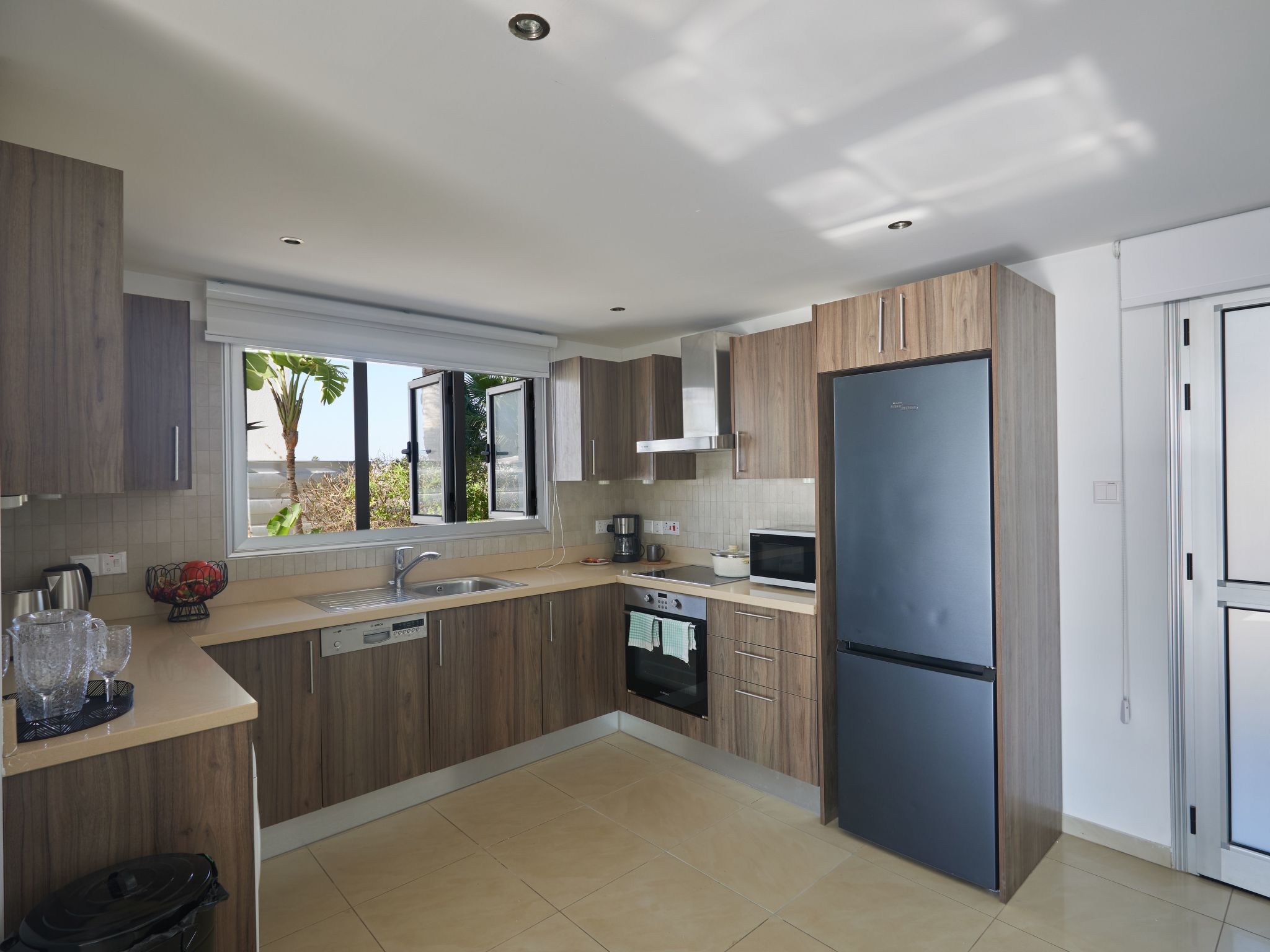 Moderne, geräumige Ferienvilla-Image-tags.info