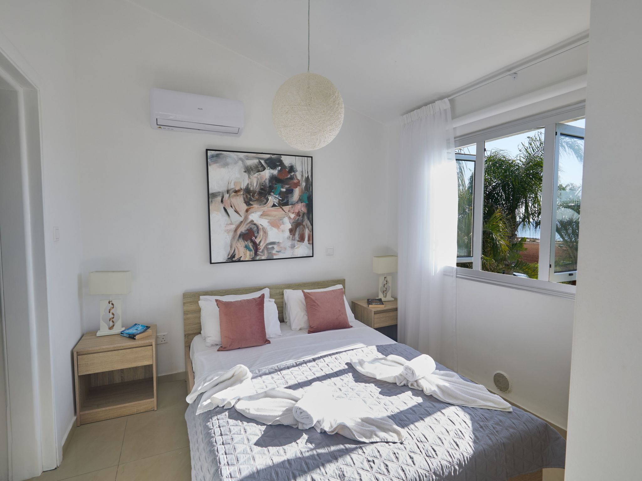 Moderne, geräumige Ferienvilla-Image-tags.info