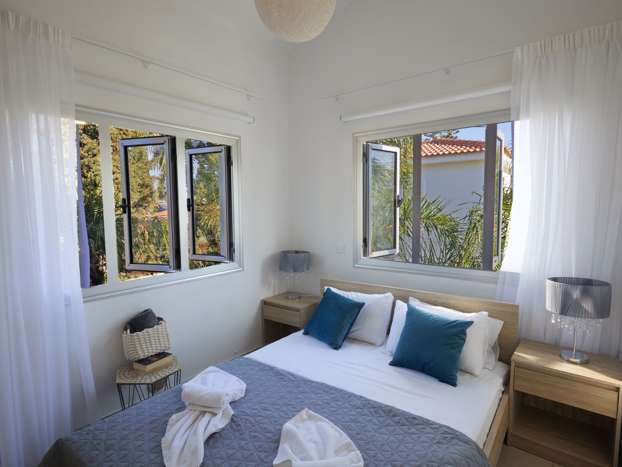 Moderne, geräumige Ferienvilla-Image-tags.info