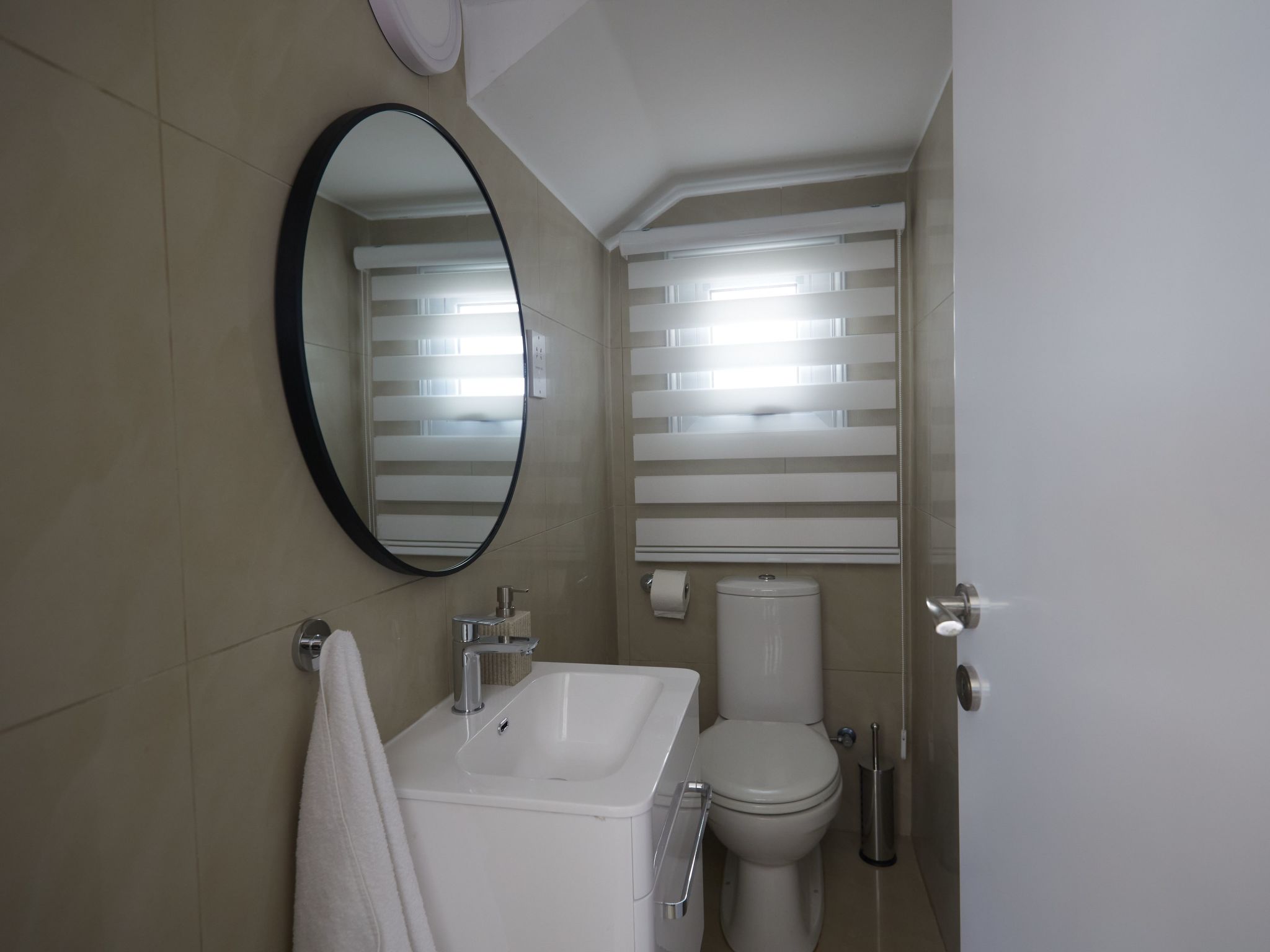 Moderne, geräumige Ferienvilla-Image-tags.info