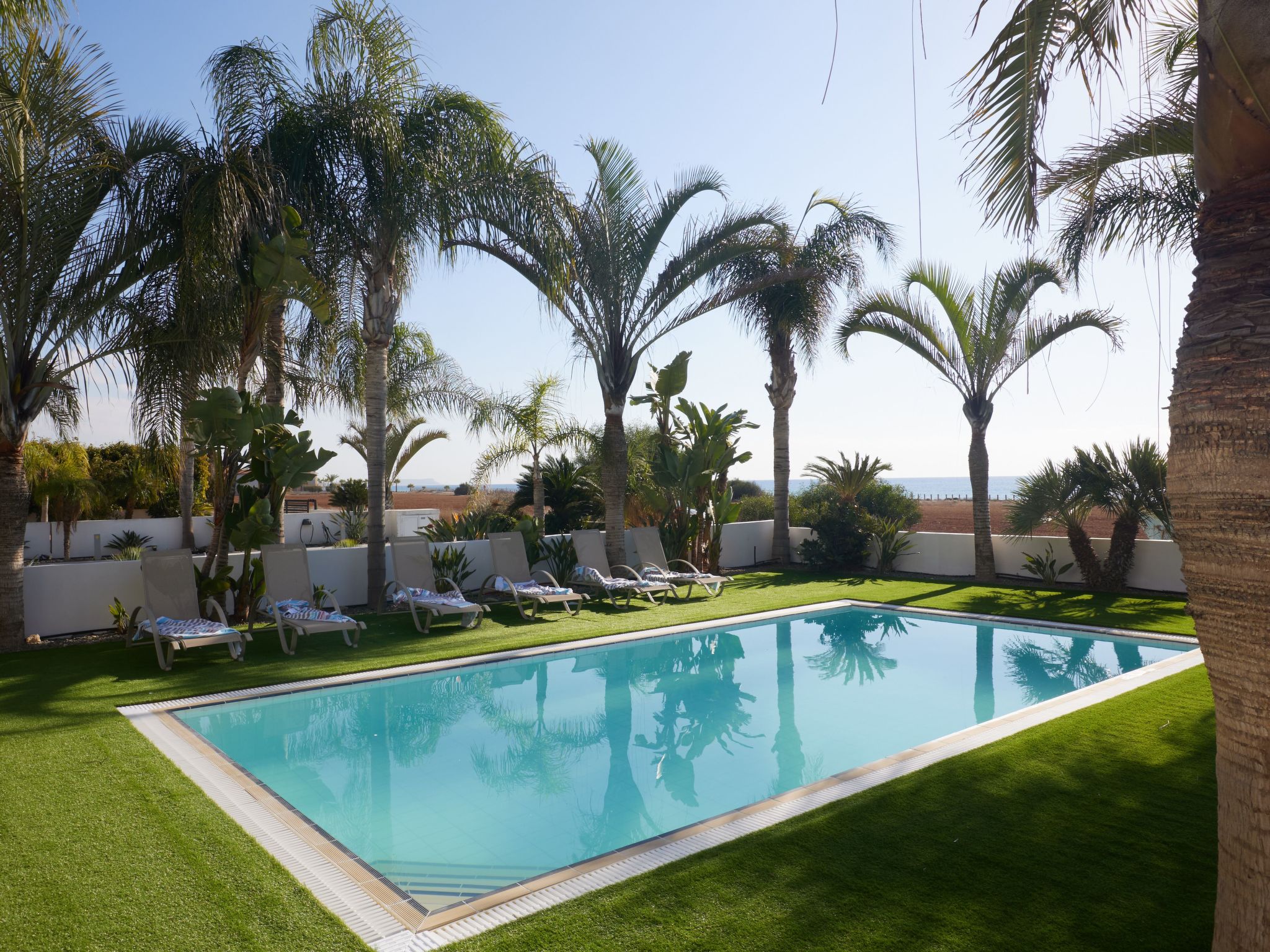 Moderne, geräumige Ferienvilla-Image-tags.info