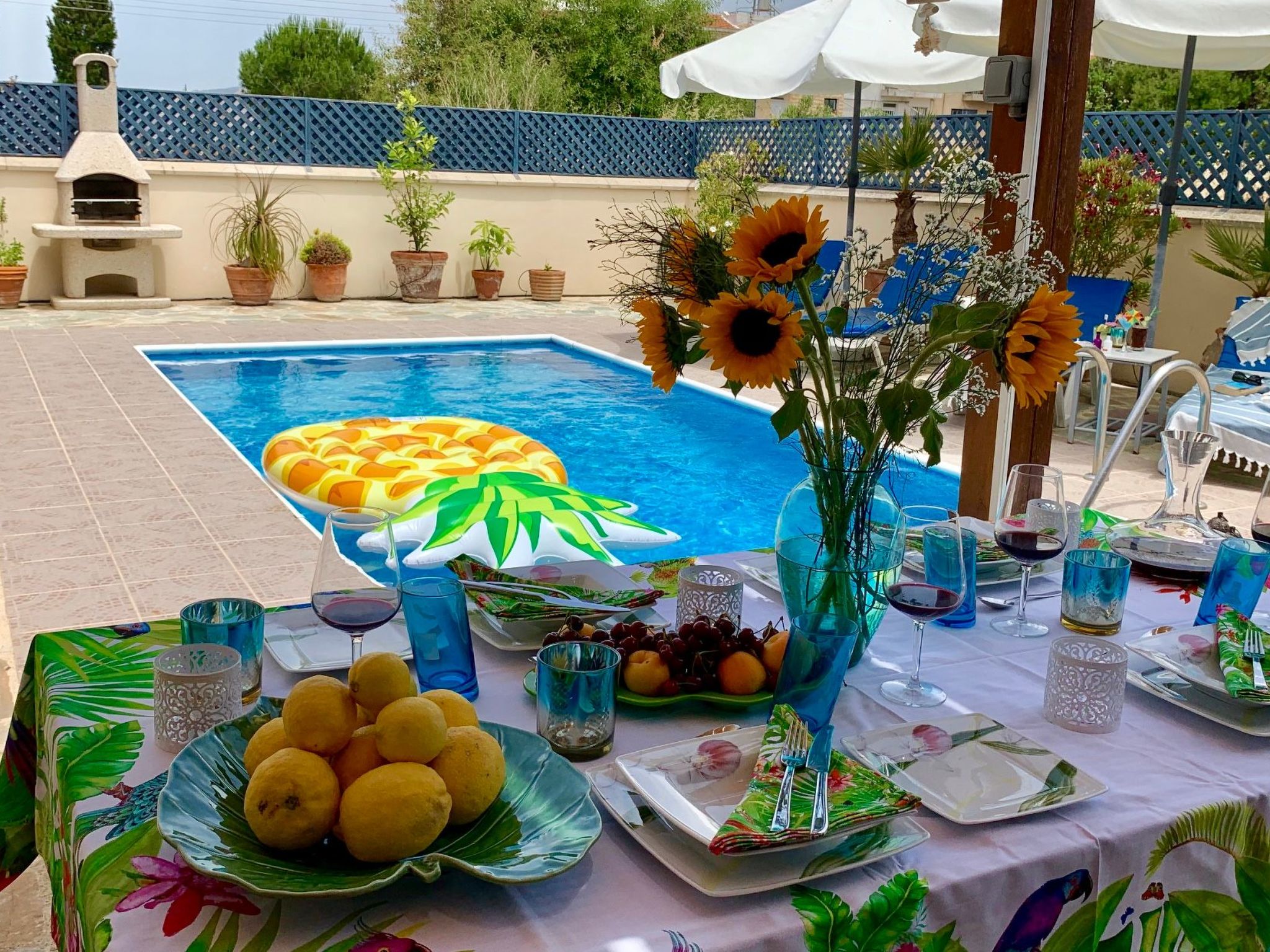 Villa 'Harmonia Blue' mit eigenem Garten und Grill