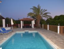 8-persoons vakantiehuis met privézwembad in Agios Georgios Pegeias - thumbnail 1