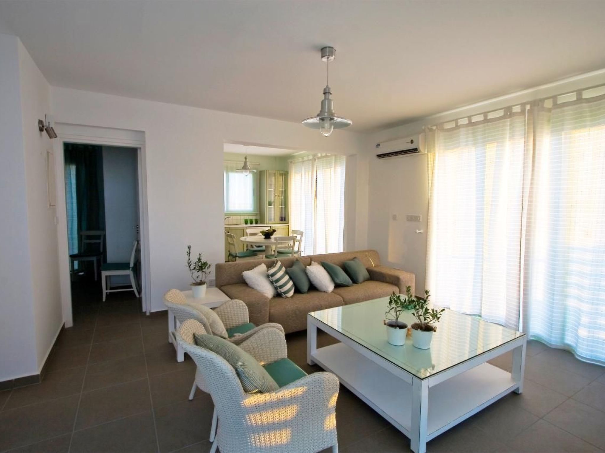 Mit Garten, Grill und Terrasse-Binnen