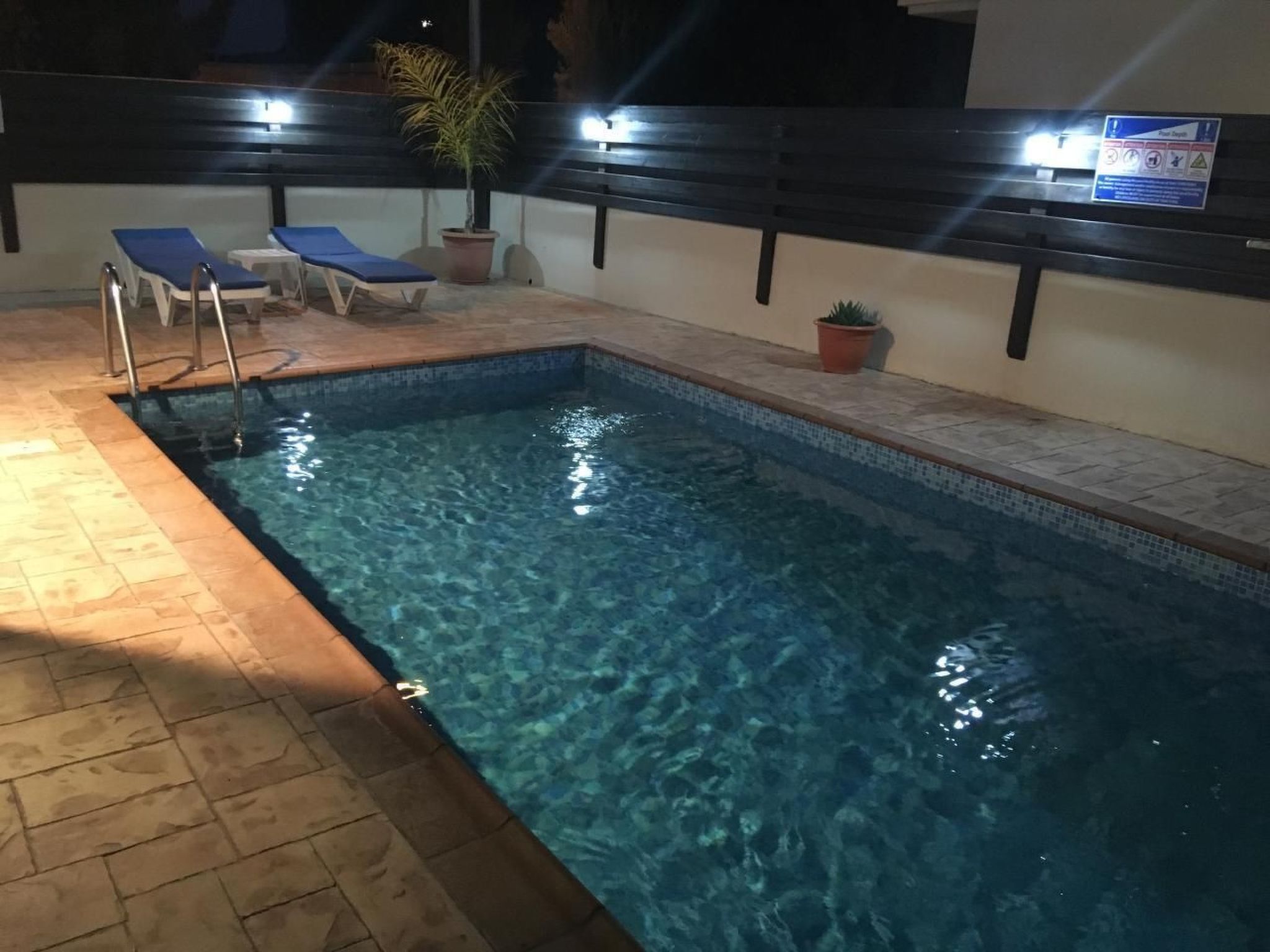 "Palmenvilla" mit privatem Balkon — Pool Outdoor (3 of 29)