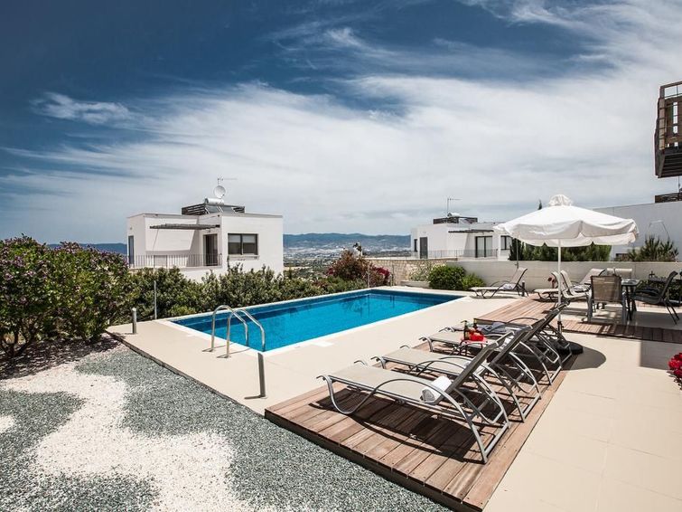 Vakantiehuis met open haard en privézwembad in Agios Georgios Pegeias in Agios Georgios Pegeias