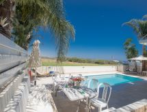Vakantiehuis met open haard en privézwembad in Agios Georgios Pegeias · 140 m² - thumbnail 4