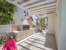Vakantiehuis met open haard en privézwembad in Agios Georgios Pegeias · 140 m² - thumbnail 5