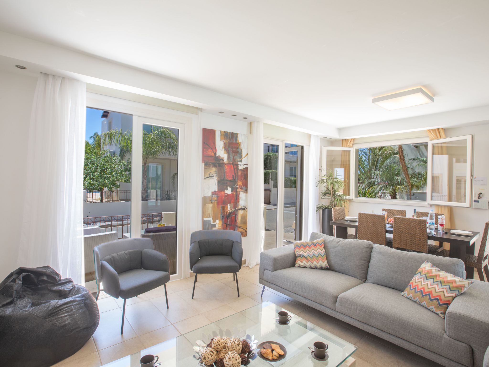 3-Schlafzimmer-Luxusvilla mit Pool und teilweise Meerblick-Image-tags.info