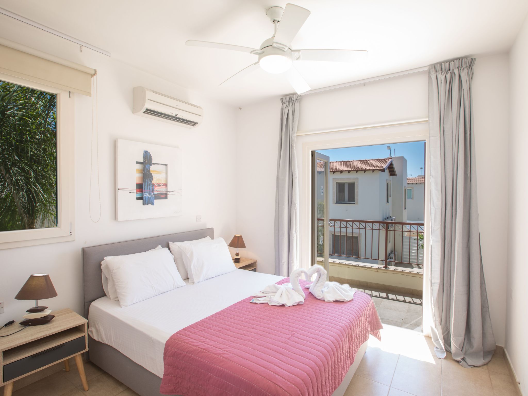 3-Schlafzimmer-Luxusvilla mit Pool und teilweise Meerblick-Image-tags.info