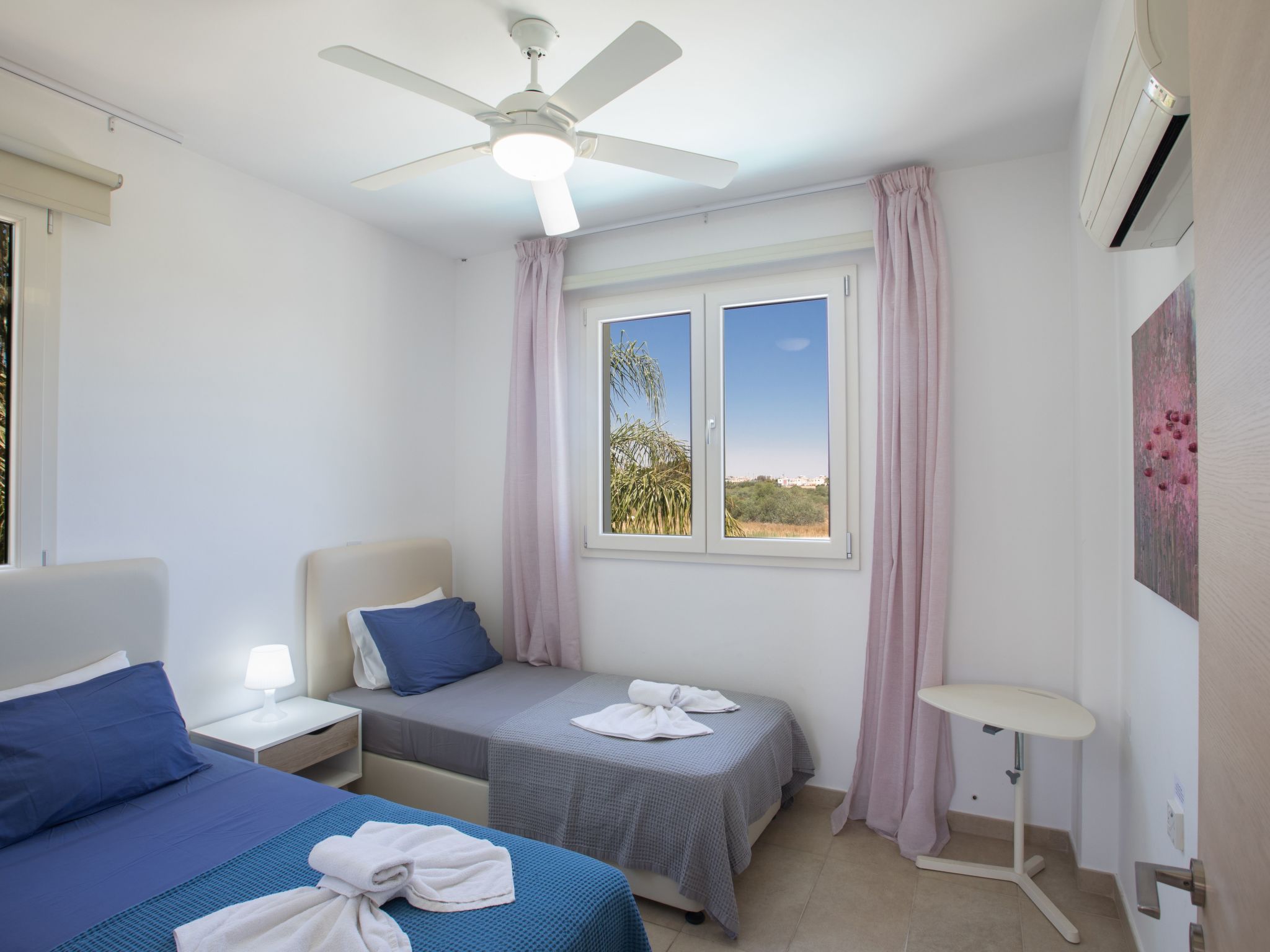 3-Schlafzimmer-Luxusvilla mit Pool und teilweise Meerblick-Image-tags.info