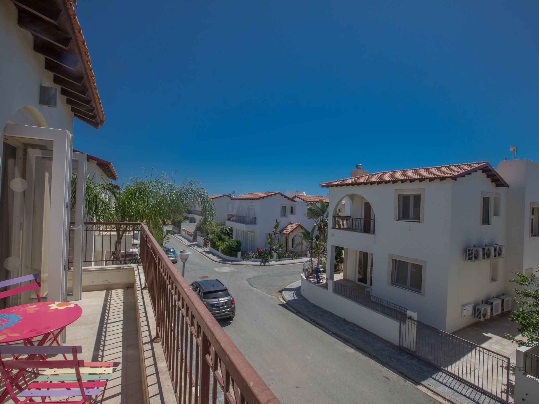 3-Schlafzimmer-Luxusvilla mit Pool und teilweise Meerblick-Image-tags.info