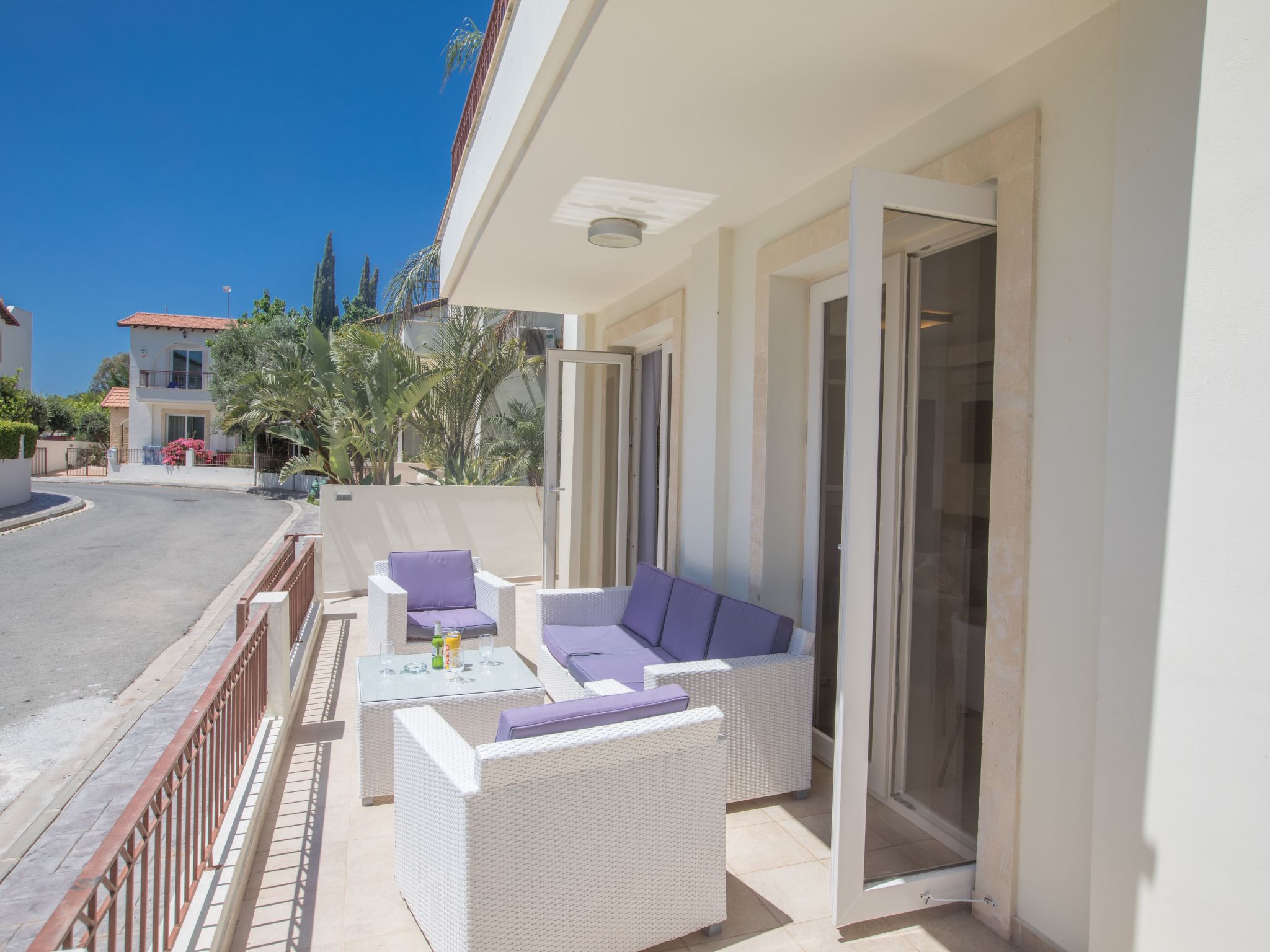 3-Schlafzimmer-Luxusvilla mit Pool und teilweise Meerblick-Image-tags.info